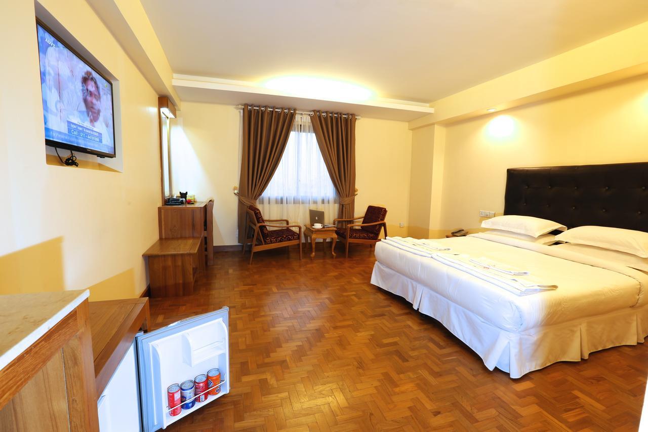 Queen'S Park Hotel Yangón Exterior foto